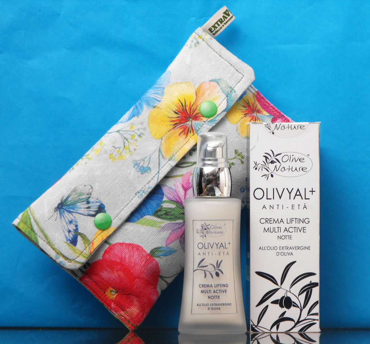 Pochette in cotone, decoro "Flowers" con la crema OLIVYAL® plus notte