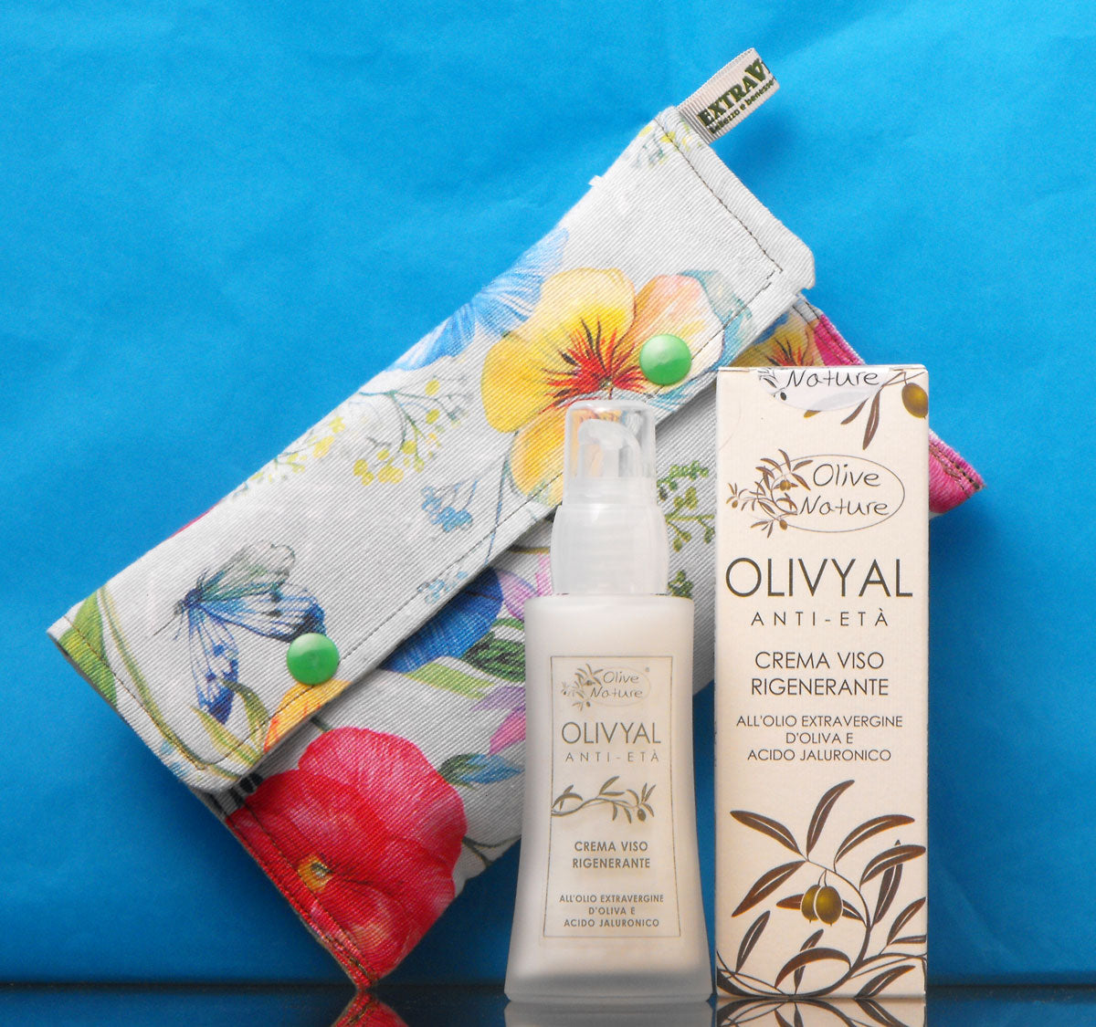 Pochette in cotone, decoro "Flowers" con la crema OLIVYAL®